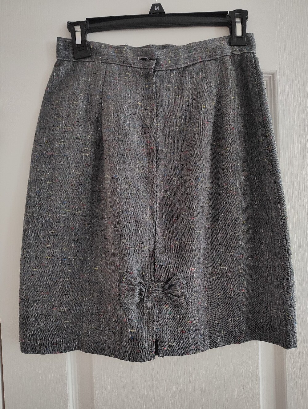 VTG Gray Textured Knee-Length Skirt with Bow Detail
